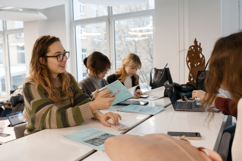 Pre-university training programs for schoolchildren