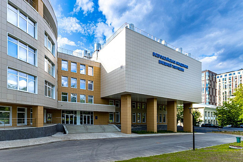 Educational and administrative building